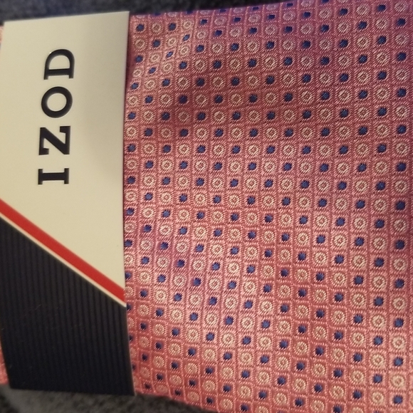 IZOD Mens Necktie - Picture 2 of 4